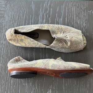 SALPY VINTAGE Gorgeous Women’s Leather Gold Shimmer Pattern Flats Made in USA 7